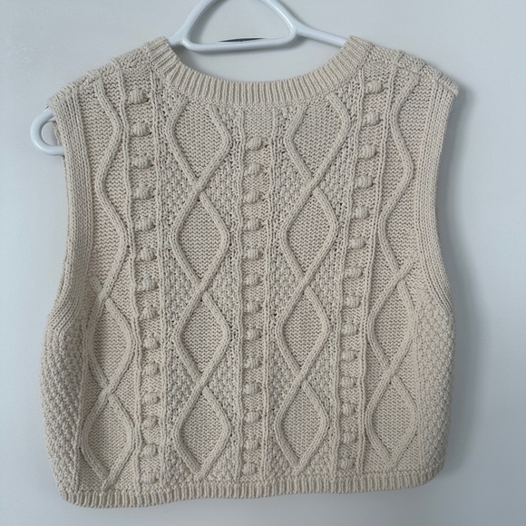 Zara Knit Sleeveless Top - Picture 2 of 3